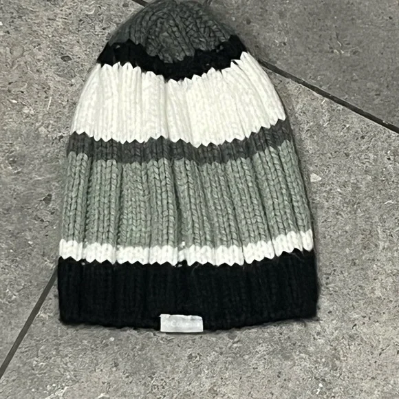 Touque - Picture 1 of 2